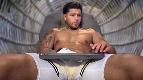 Snapshot of yamp_bigcock chatting on September 23, 5:18 am yamp sambrano online show from September 23, 5:18 am