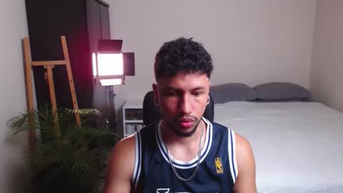 yeff online show from February 17, 11:47 pm