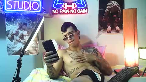 yeisoncastellanos1999 online show from October 1, 12:03 am