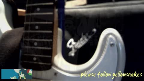 Snapshot of yellowsnakes chatting on October 10, 8:52 am .     y e l l o w s n a k e s       . online show from October 10, 8:52 am