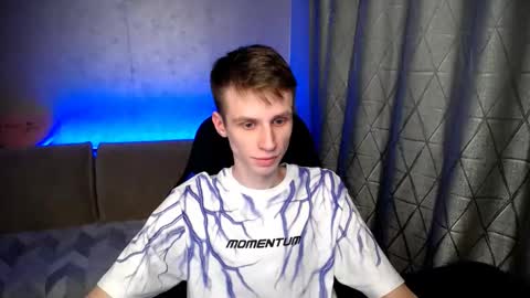 Snapshot of yes_cute_boy_ chatting on March 3, 9:12 pm Eden online show from March 3, 9:12 pm