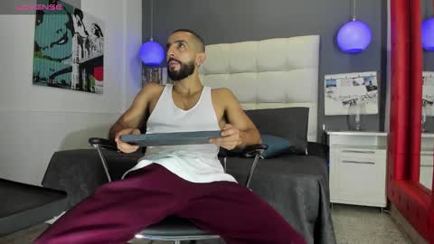 Yiyo online show from February 2, 4:05 am