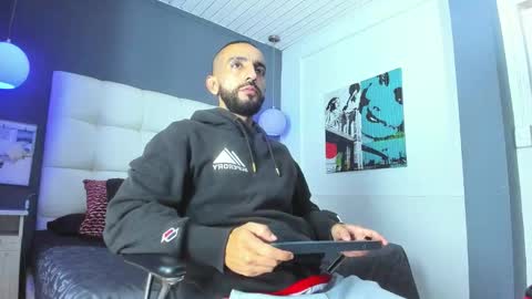 Yiyo online show from September 22, 3:17 am