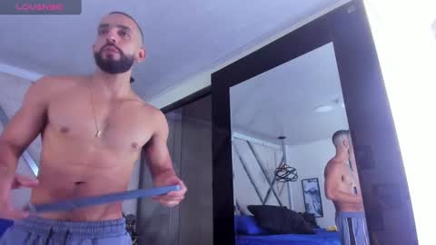 Yiyo online show from January 31, 4:14 am