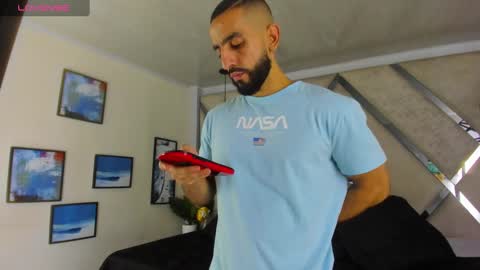 Yiyo online show from February 13, 4:43 am