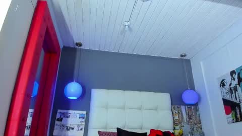 Yiyo online show from October 1, 9:41 pm