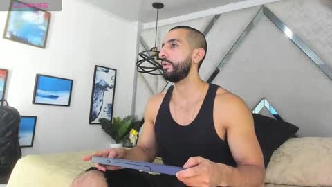 Yiyo online show from January 1, 1:47 am