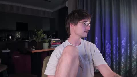 Max online show from July 31, 10:19 pm