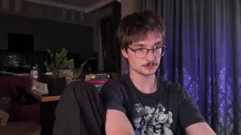 Max online show from July 22, 10:46 pm