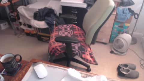 Snapshot of yogaman010173 chatting on January 15, 12:58 pm yogaman online show from January 15, 12:58 pm