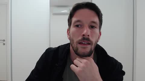 Snapshot of yone23 chatting on March 7, 2:56 pm yone23 online show from March 7, 2:56 pm