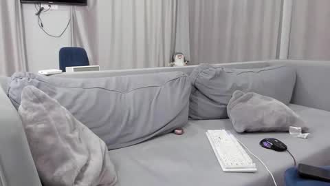 your_shy_guy online show from February 19, 5:49 pm