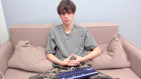 your_shy_guy online show from February 21, 9:27 pm