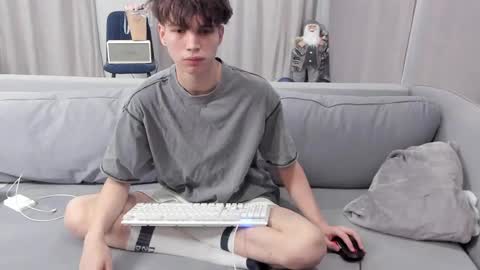 your_shy_guy online show from February 14, 6:40 pm