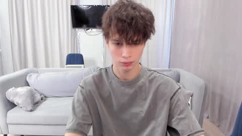 your_shy_guy online show from January 12, 9:30 am