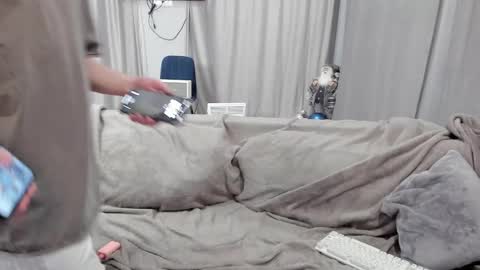 your_shy_guy online show from March 11, 7:36 pm