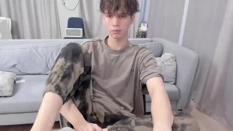 your_shy_guy online show from February 24, 2:15 pm