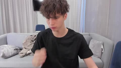 your_shy_guy online show from January 6, 8:46 am