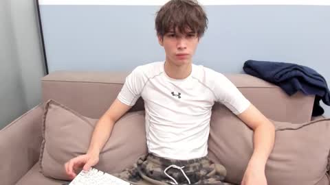 your_shy_guy online show from September 17, 7:04 pm