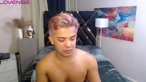 yourasian_bradley online show from October 29, 6:33 pm