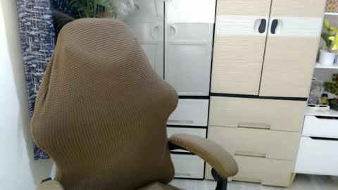 yourasian_eric online show from February 20, 8:10 pm