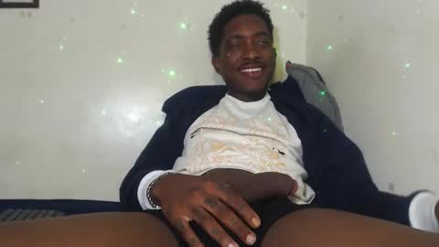 Yourdaddy2005 online show from November 28, 11:34 am