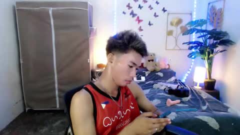 Rence online show from April 13, 6:19 pm