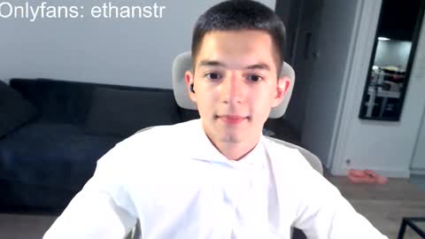 Snapshot of yourethan chatting on September 16, 8:20 pm yourethan online show from September 16, 8:20 pm