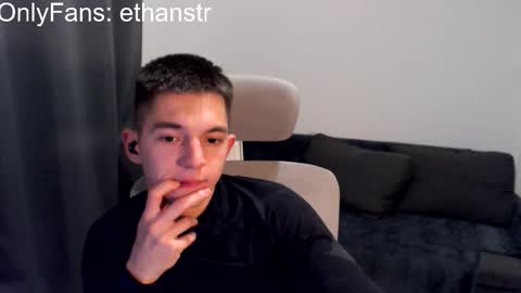 Snapshot of yourethan chatting on October 16, 8:17 pm yourethan online show from October 16, 8:17 pm