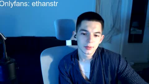 Snapshot of yourethan chatting on October 5, 6:01 pm yourethan online show from October 5, 6:01 pm