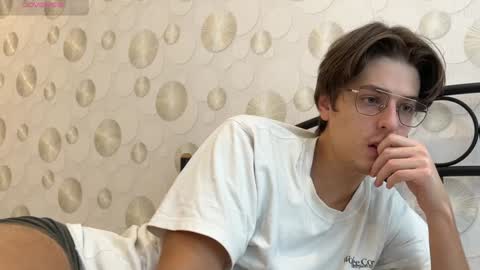 Chris online show from December 13, 8:54 am