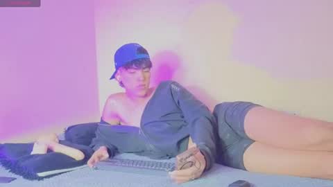 yournaughtyfemboy online show from July 15, 7:04 am