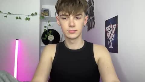 yoursweetyguy online show from March 30, 4:41 pm