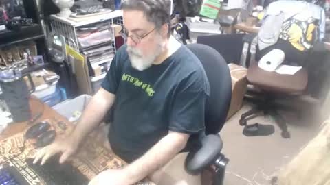 yummyflguy online show from May 18, 6:23 pm