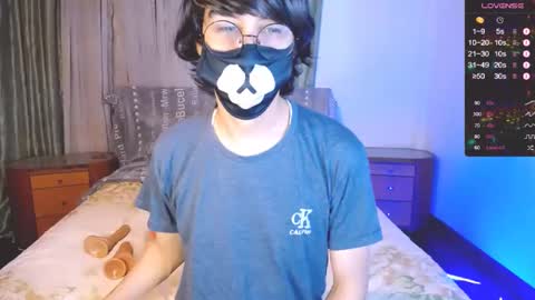 Snapshot of yuniorb chatting on December 10, 3:52 am the puppy boy online show from December 10, 3:52 am