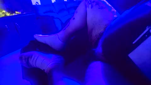 Snapshot of z0rl0c chatting on January 19, 4:12 am Z0RL0C online show from January 19, 4:12 am