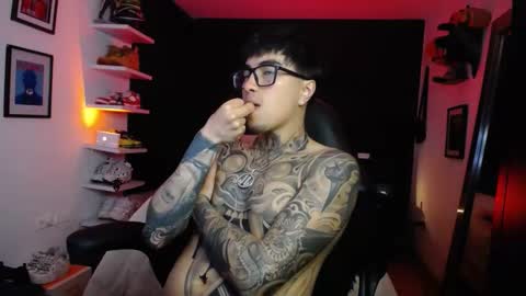 zac_muller1 online show from October 3, 2:27 am