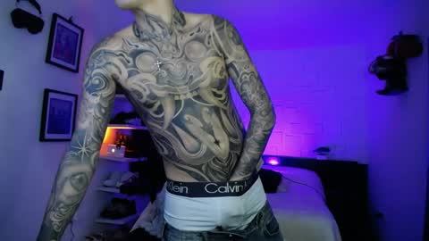 zac_muller1 online show from May 28, 3:48 am