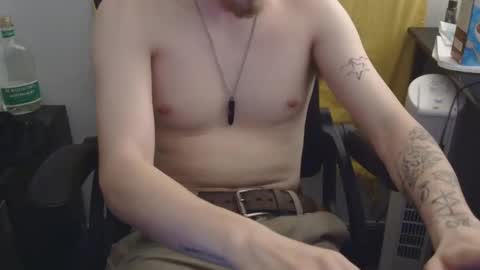 zachmcw25 online show from March 23, 1:11 am