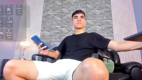 zack_joness10 online show from December 14, 3:13 am