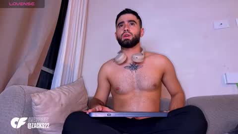 zack_sullivan22 online show from March 28, 12:33 am