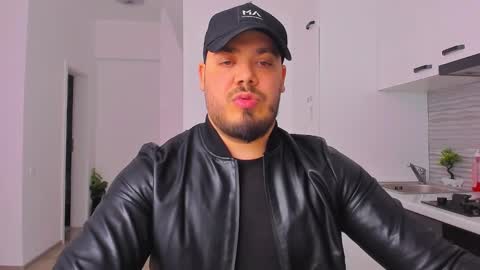 Zack online show from February 11, 10:39 pm