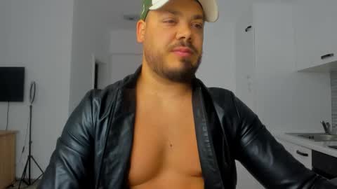 Zack online show from September 15, 10:00 pm