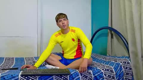 ZackMontiel07 online show from February 10, 8:52 am