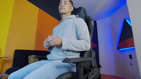 Snapshot of zaid_lion chatting on February 17, 12:16 pm Zaid Mendoza online show from February 17, 12:16 pm