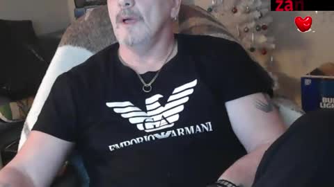 Snapshot of zander007 chatting on February 25, 4:42 pm zander007 online show from February 25, 4:42 pm