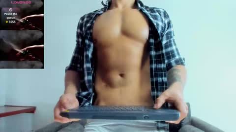 Snapshot of zarekfox chatting on October 10, 9:39 pm Zarek online show from October 10, 9:39 pm