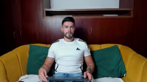 Snapshot of zarekfox chatting on September 22, 11:26 pm Zarek online show from September 22, 11:26 pm