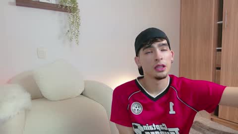 Snapshot of zenn_rush chatting on March 5, 1:06 pm Zenn online show from March 5, 1:06 pm