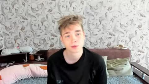 Ethan online show from May 17, 2:52 am